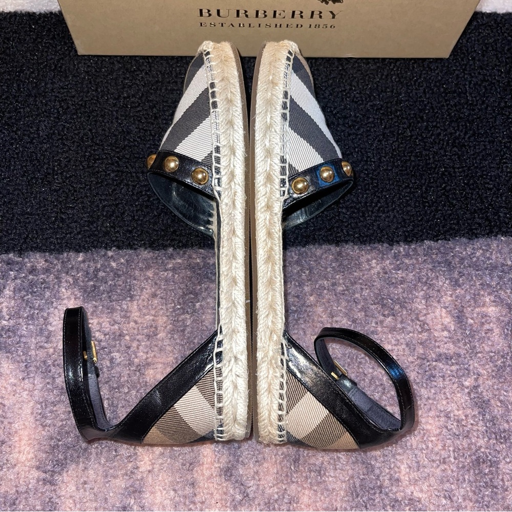 🏴󠁧󠁢󠁥󠁮󠁧󠁿 39 Burberry Bridle Studs Abbingdon STU Flat Espadrille - Picture 5 of 5